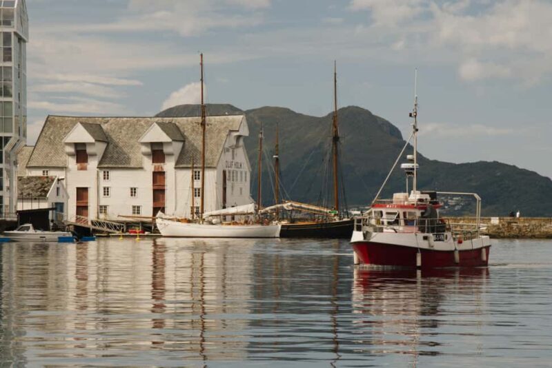 City tour in Ålesund: Art Nouveau, sea views, and insider tips - A Detailed Look at the Ålesund City Tour: Art Nouveau, Sea Views, and Insider Tips