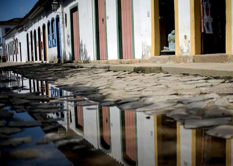 CITY TOUR IN PARATY: Private Beaches, and Colonial Charms - Key Points