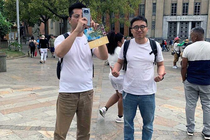 City Tour Medellin and Commune 13 with Artistic Book Included - FAQ