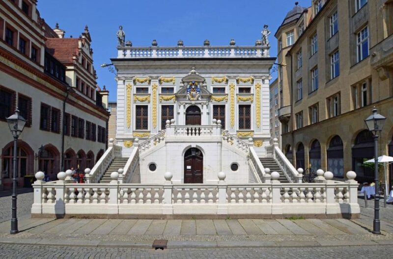 City tour on foot, by S-Bahn and tram - FAQ