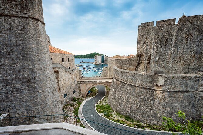 City Walls, Stradun and Old Town Story Walking Tour at Dubrovnik - A Closer Look at the Itinerary and What You’ll Experience