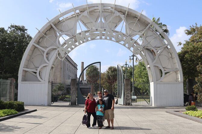 Citywide Driving Tour with Local Jazz Musician - The Value of a Small, Private Tour