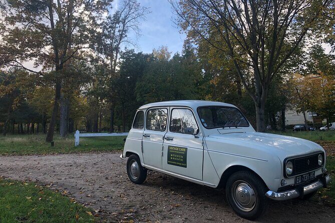 Classic car rental in Chantilly - An In-Depth Look at the Vintage Car Tour in Chantilly