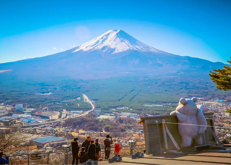 Classic Fuji Flower Viewing Route | Tenjosan Park & Arakurayama Sengen Park & Nichikawa Clock Shop & Lawson Convenience Store & Oishi Park (including cable car ticket) - Arakurayama Sengen Park and Chureito Pagoda