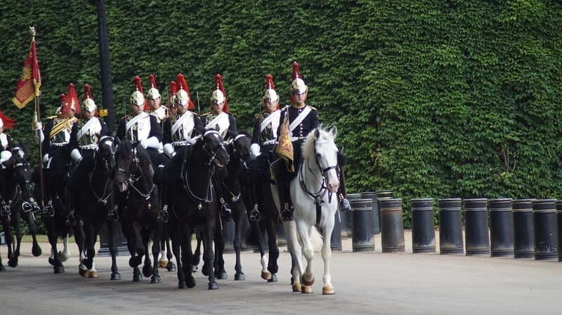 Classic London Tour & Changing The Guards History In Action - Navigating the Practical Details