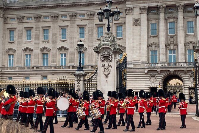 Classic London Tour with a Professional Private Guide - Exploring the Itinerary in Detail