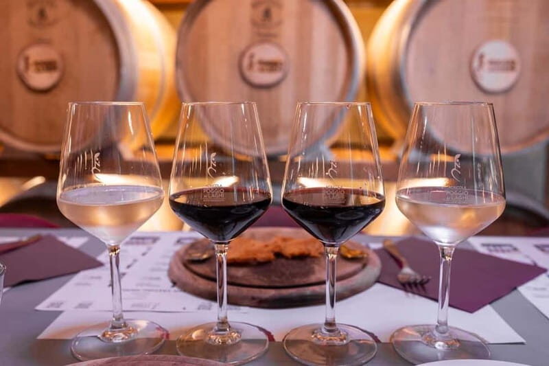 Classic: Tasting of Wines, Oils & Vinegars - Discover the Classic Tasting of Wines, Oils & Vinegars at Poggio ai Laghi in Tuscany