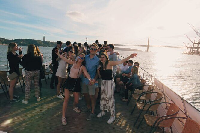 Classic Yacht Sunset group tour in Lisbon with welcome drink - Who Is This Tour Best For?