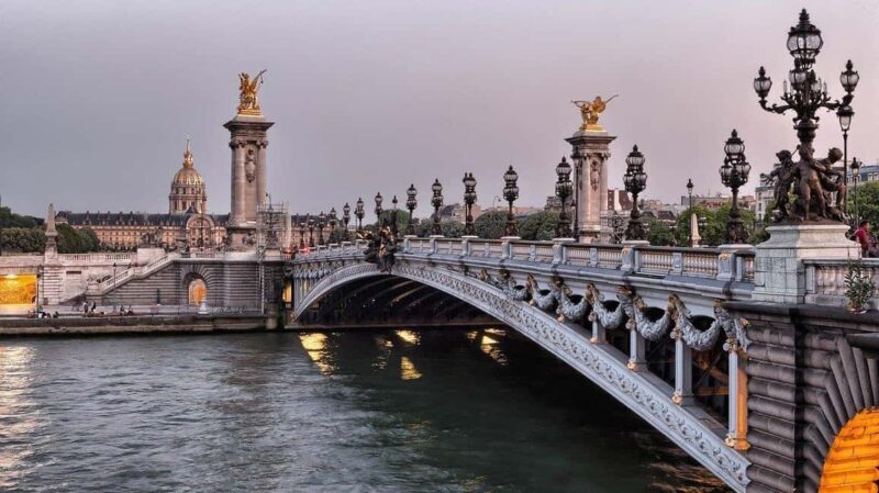 Classical and Monumental Paris Tour along the Seine River - FAQ