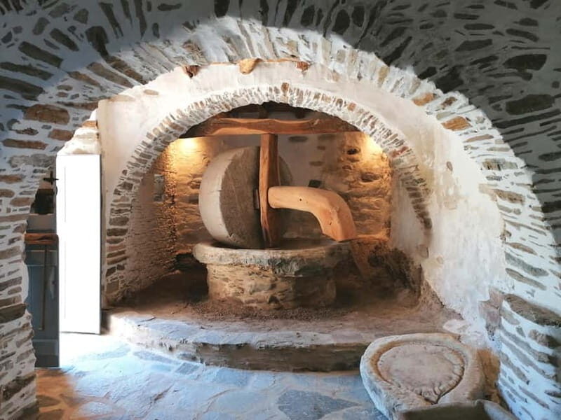 Classical guitar concert in a historic olive press - Practical Details and Tips