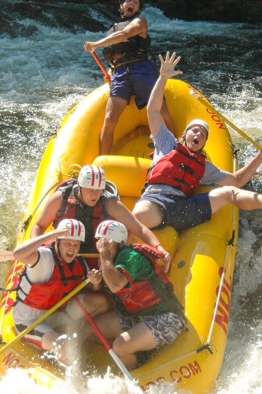 Clayton: Chattooga River Rafting on Class III Rapids - An In-Depth Look at the Chattooga River Rafting Experience