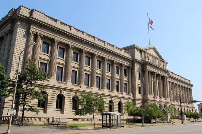 Cleveland Scavenger Hunt Walking Tour and Game - Key Points