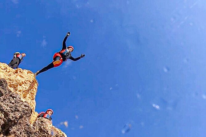 CLIFF JUMPING tour - Coasteering in Albufeira - Cliff Jumping Tour – Coasteering in Albufeira: A Thrilling Sea Adventure