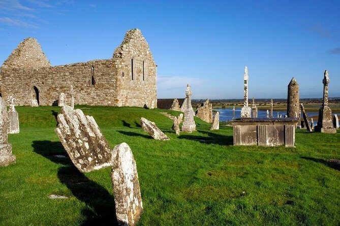 Cliffs of Moher Private Full Day Tour From Dublin - Bunratty Castle and Folk Park: A Living Snapshot of Ireland’s Past