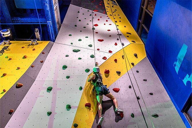Climbing on Pico del Toro, the largest wall in the Caribbean toroverde Urban Park - Exploring the Climbing Experience at Pico del Toro