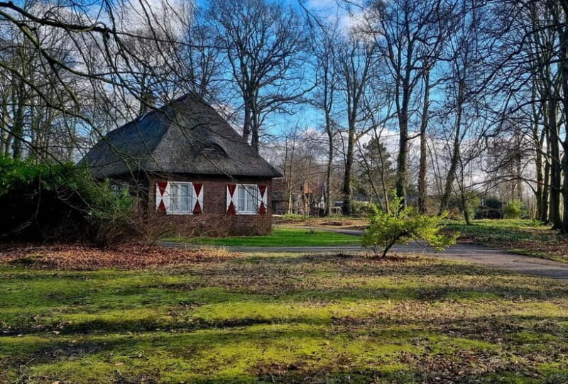 Clingendael: Japanse tuin - Discovering Clingendael: A Perfect Blend of Nature and History
