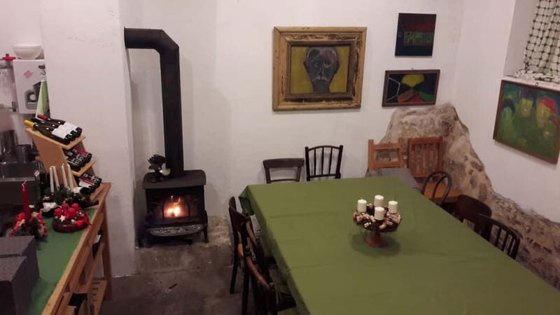 Close to Budapest:Wine Tasting in a Small Cozy Family Winery - Close to Budapest: Wine Tasting in a Small Cozy Family Winery