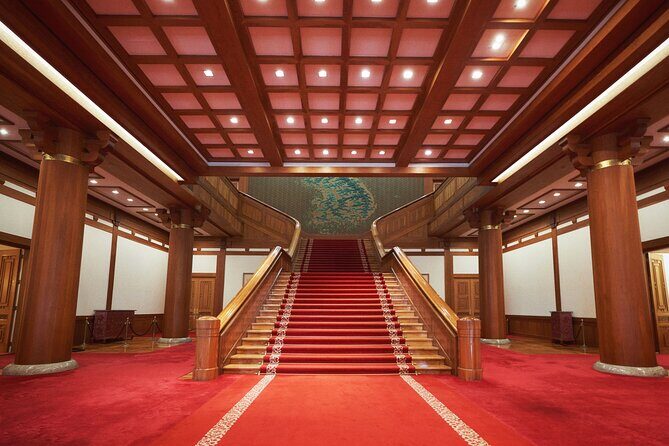 (Closed) Koreas White House Walking Tour Blue House - The Koreas White House Walking Tour of the Blue House: An In-Depth Look