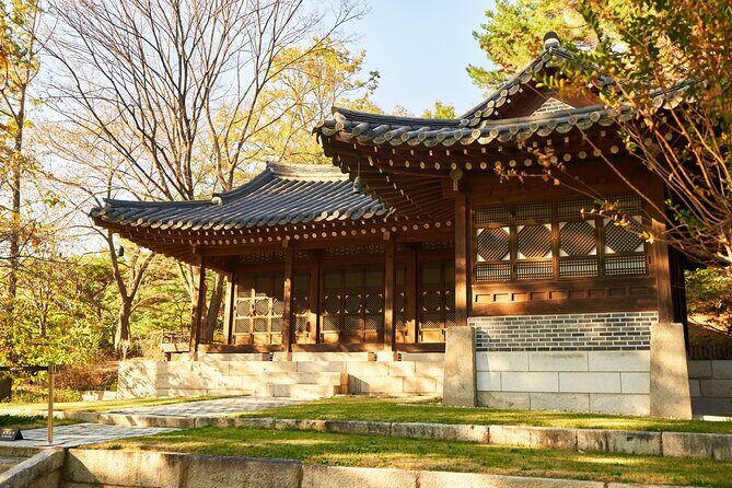 (Closed) Koreas White House Walking Tour Blue House - Price, Duration, and Practicalities