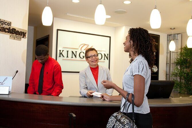 Club Kingston VIP Lounge & Fast Track with Private Roundtrip Airport Transfer - A Detailed Look at the Experience