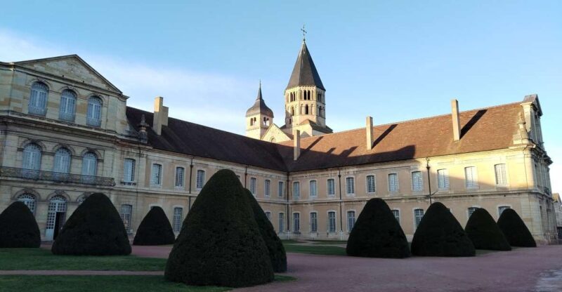Cluny: Abbey Private Guided Tour with "ticket included" - Key Points