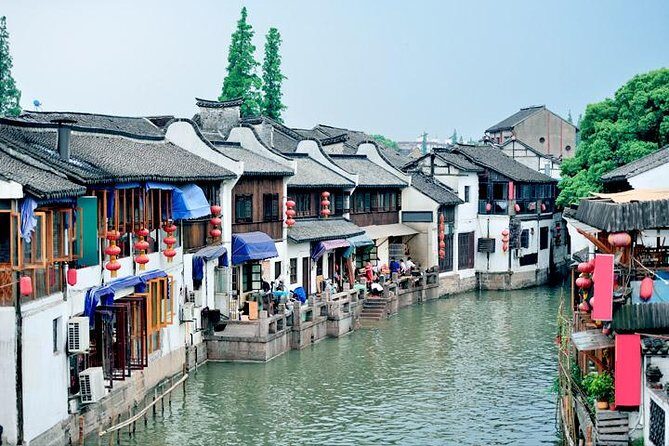 Coach Tour: Zhujiajiao Water Town Plus Huangpu River Cruise - Key Points