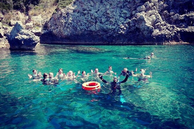 Coast to Coast from Taormina -2 HOURS MINI- CRUISE ISOLABELLA - Who Should Consider This Tour?