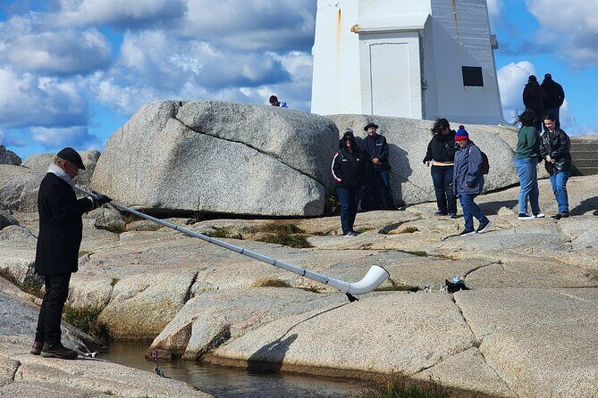 Coastal Icons: Peggys Cove & Fishermans Cove Small Group - A Closer Look at the Tour Experience