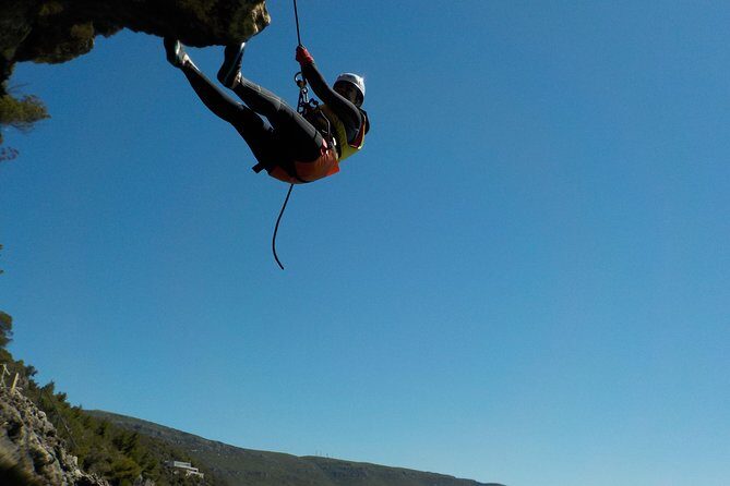 Coasteering at Portinho da Arrábida - An In-Depth Look at Coasteering at Portinho da Arrábida