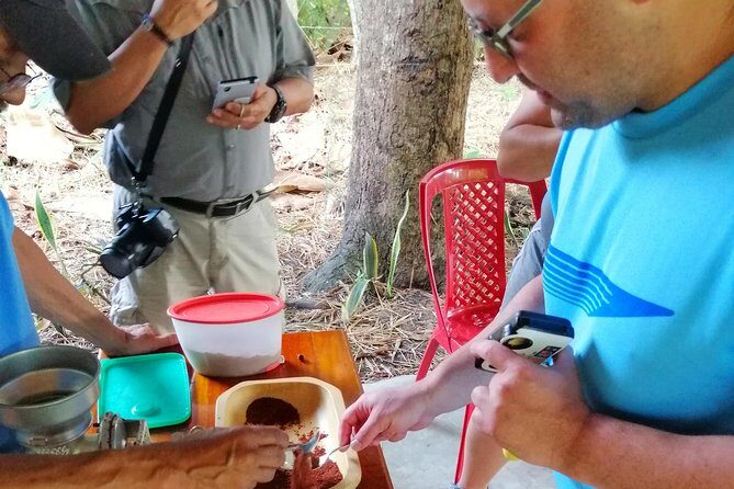 Cocoa and Cloud Forest private full day tour - FAQ