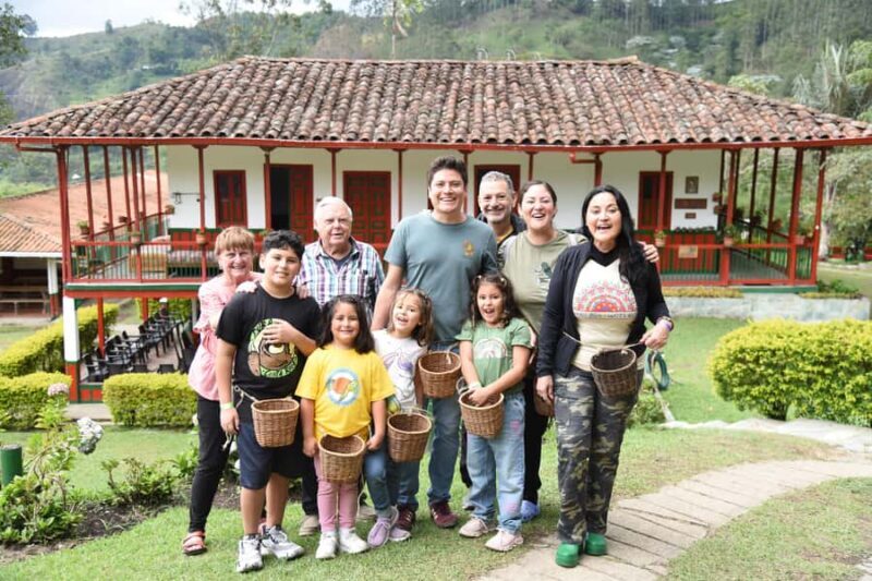 Coffee Tour at Finca El Ocaso Salento: Finca Tradicional-Español - Key Points