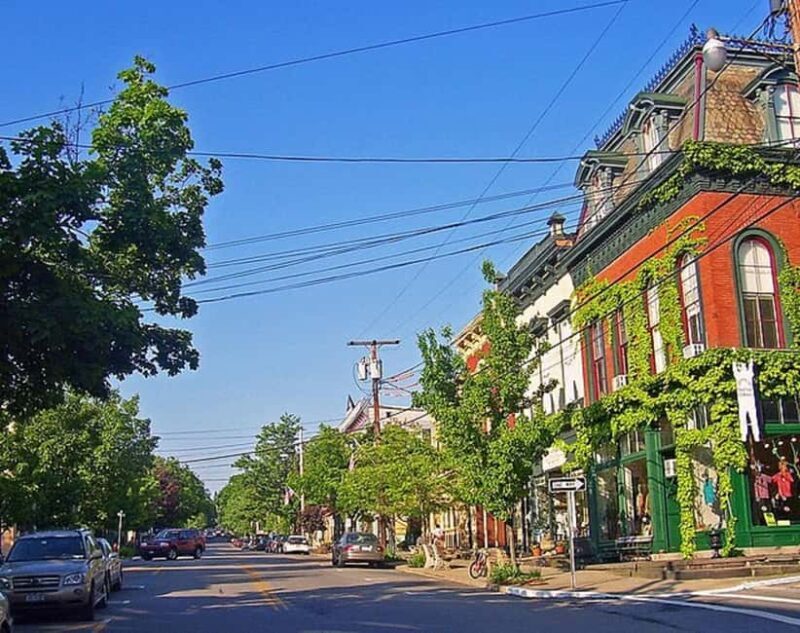 Cold Spring Town&Woodbury Outlets 1-day Tour From NY - Who Would Enjoy This Tour?