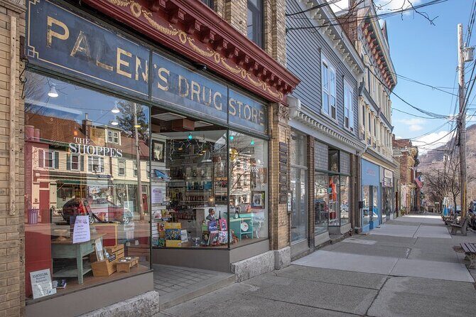 Cold Spring & Woodbury Outlets Day Tour From NY | Kids 50% Off - A Deep Dive into the Cold Spring & Woodbury Outlets Tour