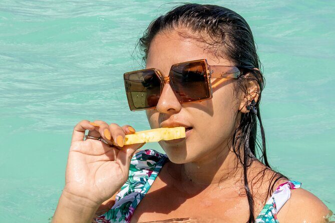 Collective tour of the Rapids of Bacalar in Pontoon - Key Points