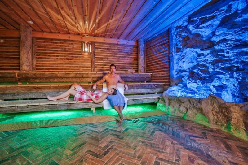 Cologne: 1-day ticket for the Aqualand adventure pool including sauna world - A Deep Dive into the Water and Wellness Experience