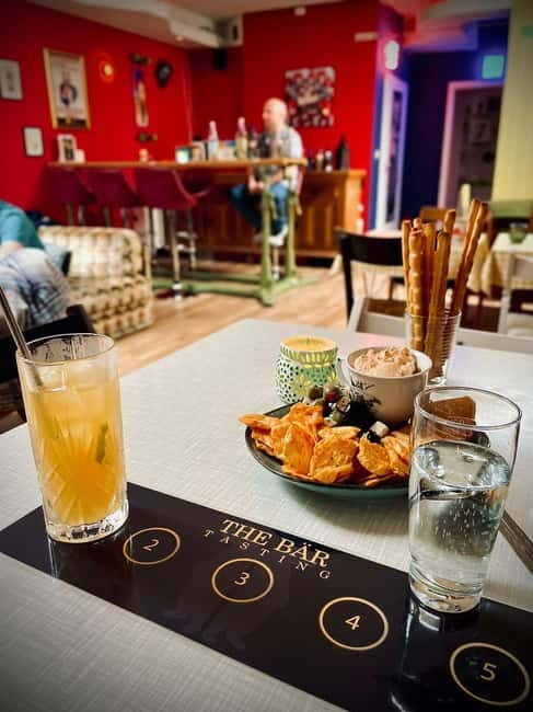 Cologne: Gin Tasting at The Bär with Welcome Cocktail - Key Points