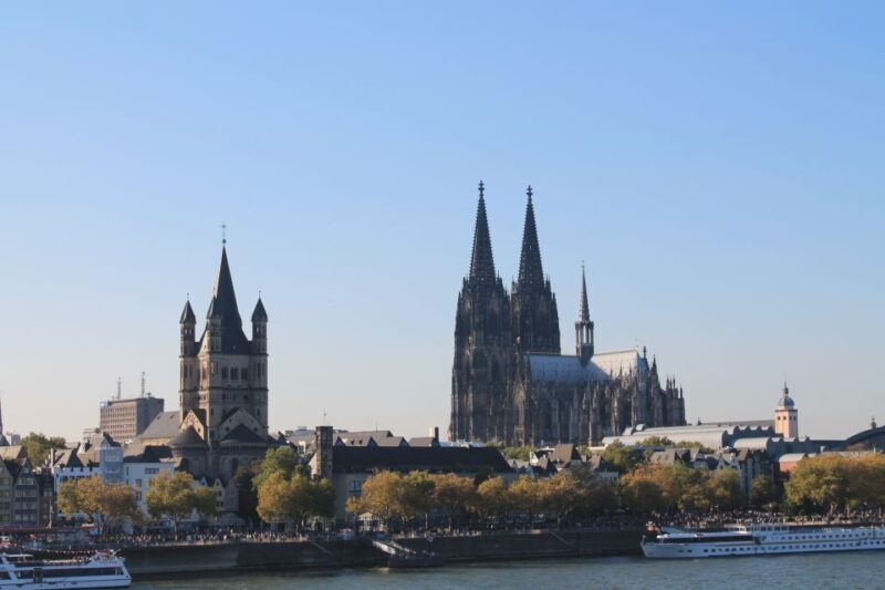 Cologne: Kölsche Highlights-/Altstadt Tour in German - Key Points