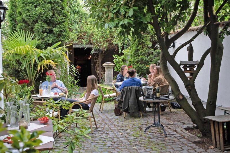 Cologne-Nippes: Summer wine party in the frenchstyle garden - A Deep Dive into the Cologne Nippes Summer Wine Party
