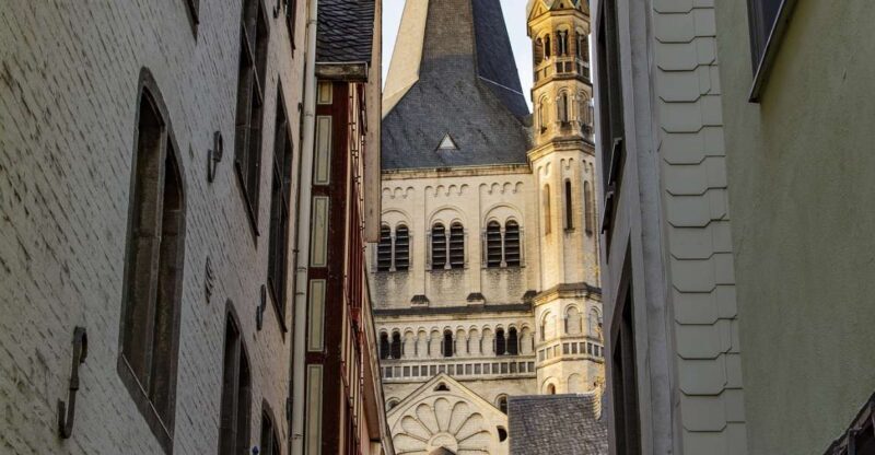 Cologne - Old Town Historic walking tour - A Closer Look at the Cologne Old Town Tour