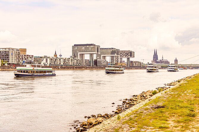 Cologne skyline tour with audio guide 90 minutes - Who Should Consider This Experience?