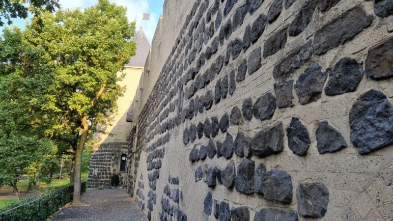 Cologne: Southside Severinsquarter Guided Tour in German - FAQ