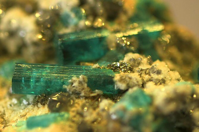Colombian Emeralds Private Tour. ( 4 Hrs.) - Key Points