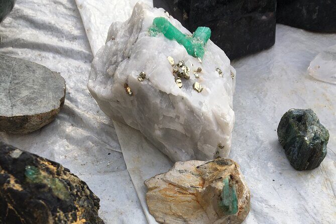 Colombian Emeralds Tour & Panoramic Viewpoint of Bogotà - Key Points