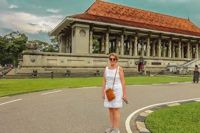 Colombo City Tour from Mount Lavinia - FAQ