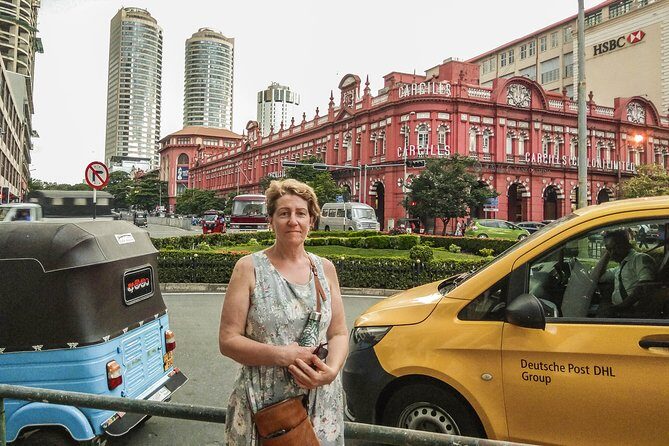 Colombo City Tour from Negombo - A Deep Dive into the Colombo City Tour from Negombo
