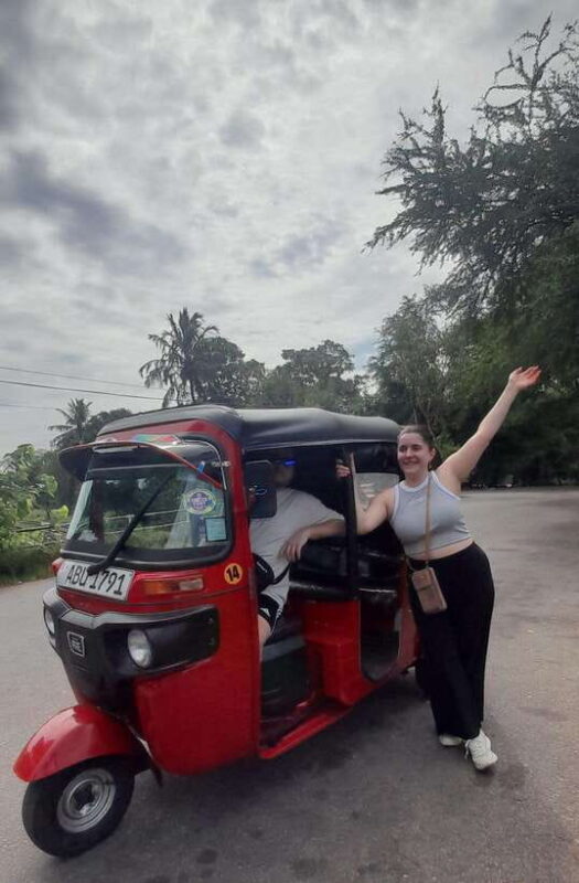 Colombo: Local Guide with Colombo City Tour by Tuk Tuk - Exploring Colombo in a Tuk Tuk: The Small-Group Advantage