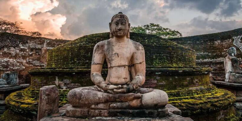 Colombo: Polonnaruwa & Sigiriya Guided Day Tour with Lunch - Key Points