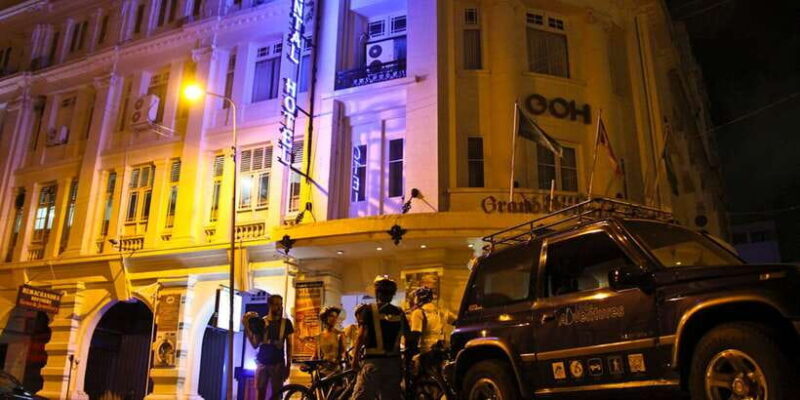 Colombo: Private Guided Night Cycling Tour - Historical Insights at Dutch Hospital and Slave Island