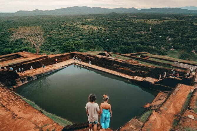 Colombo to Kandy Shuttle with Dambulla Sightseeing Tour - A Day of History, Culture, and Scenic Beauty: Colombo to Kandy Shuttle with Dambulla Sightseeing Tour