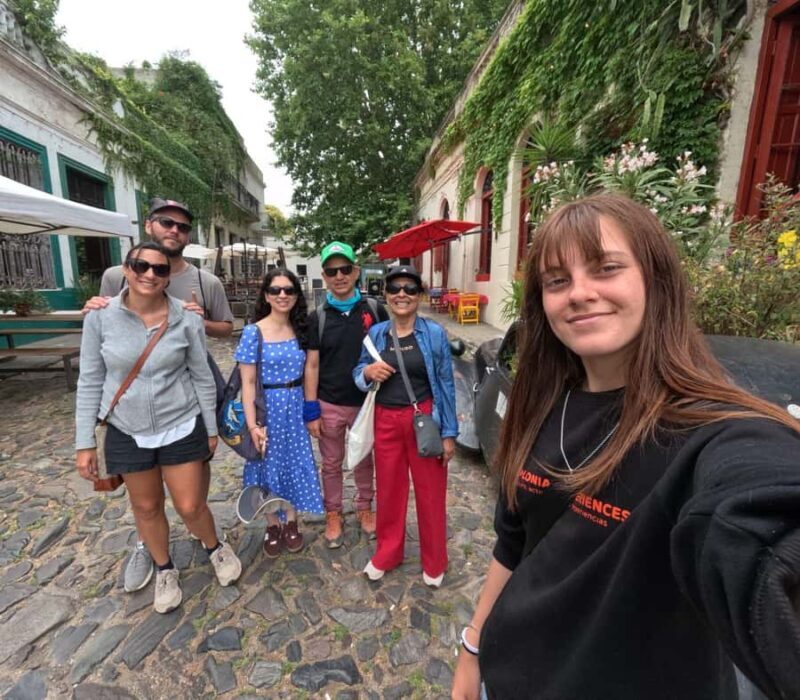 Colonia del Sacramento: Top-Rated Shared Walking Tour - The Guides: Knowledgeable and Friendly